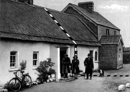 «Разделённый дом». Дом в Гортцнсддане, через который по договору 1921 прошла граница между Ирландским Свободным государством и Северной Ирландией, оставшейся под господством Великобритании.