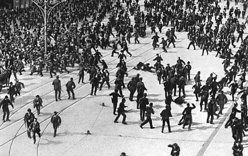 Разгон полицией участников Дублинской стачки в 1913.